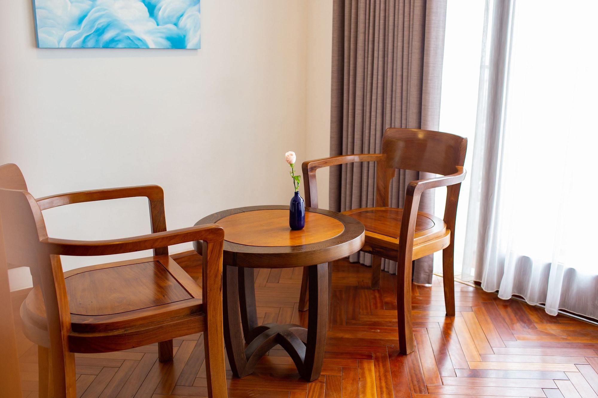 Khách sạn Khách Sạn&nhà Hàng Bảy Hà Nội Hà Nội