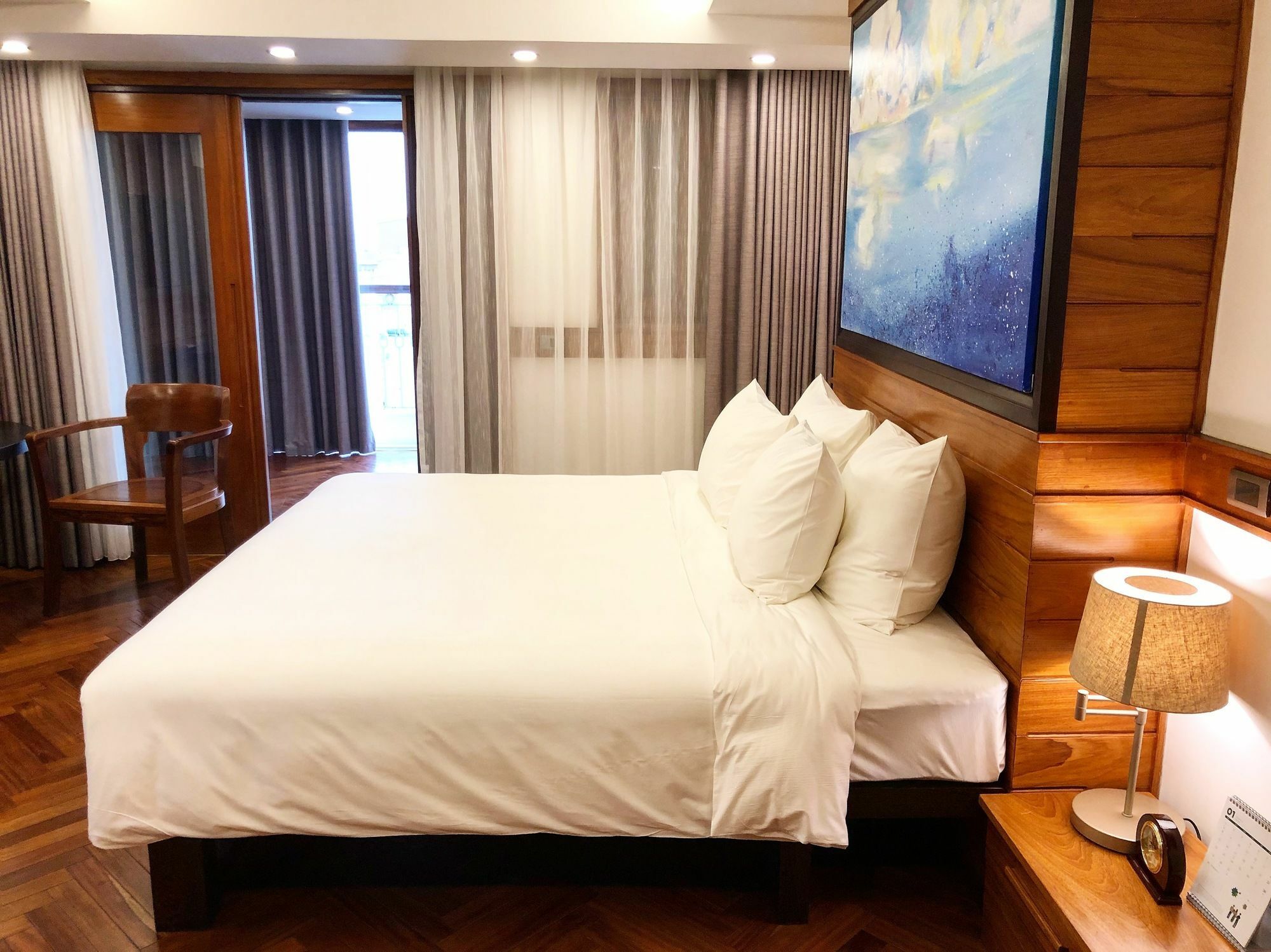 Khách Sạn&nhà Hàng Bảy Hà Nội 4*